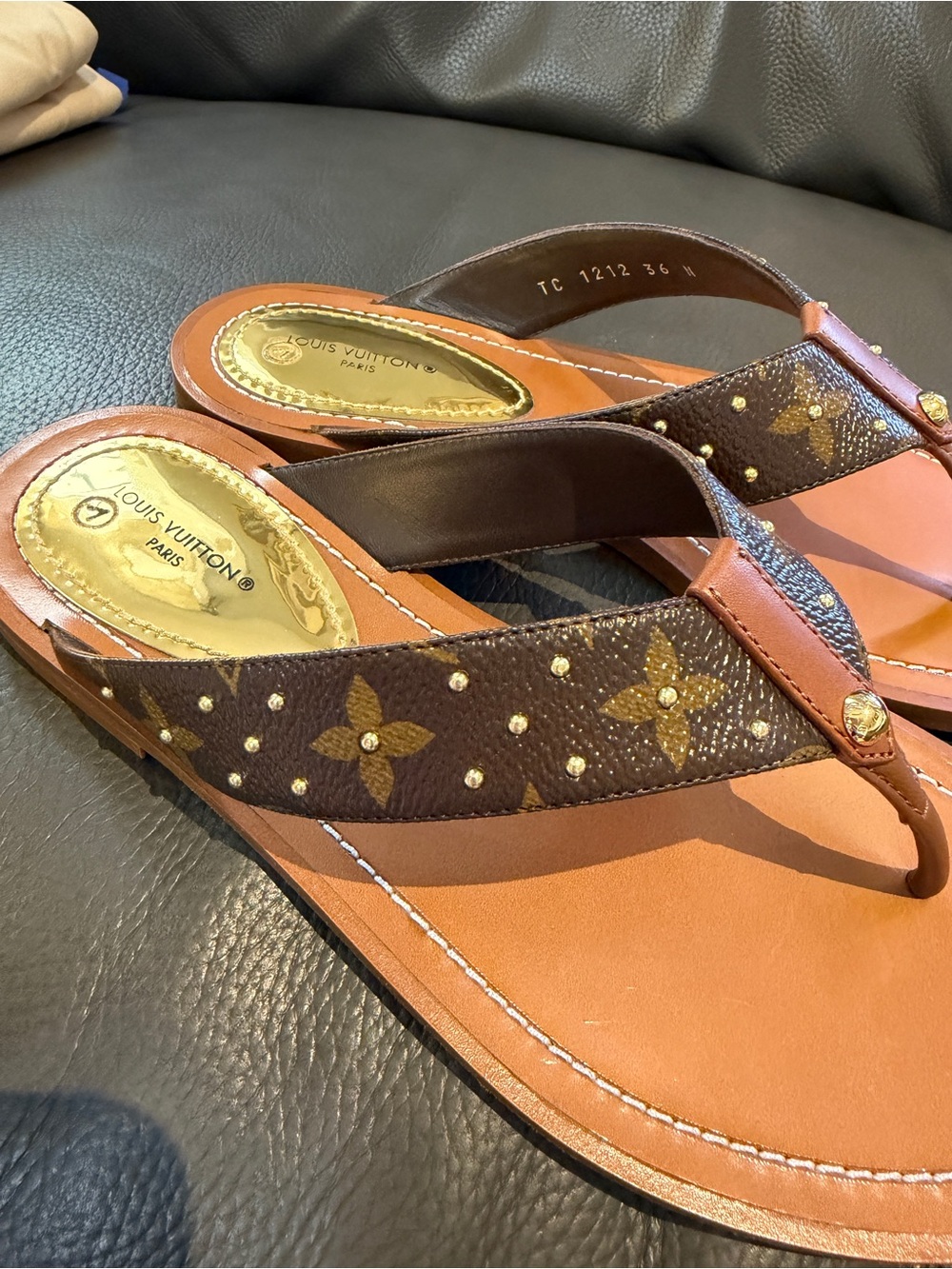 LOUIS VUITTON SUNNY FLAT THONG - Picture 4 of 11